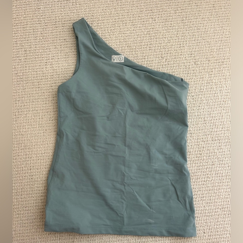Outdoor Voices one shoulder
